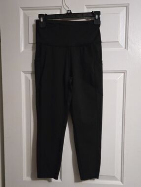 Downtown Motion Everyday High-Rise Black Leggings with Phone Pockets